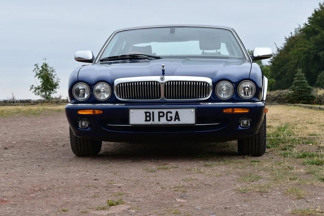 2002 Jaguar X308 XJ - Image 14 of 31