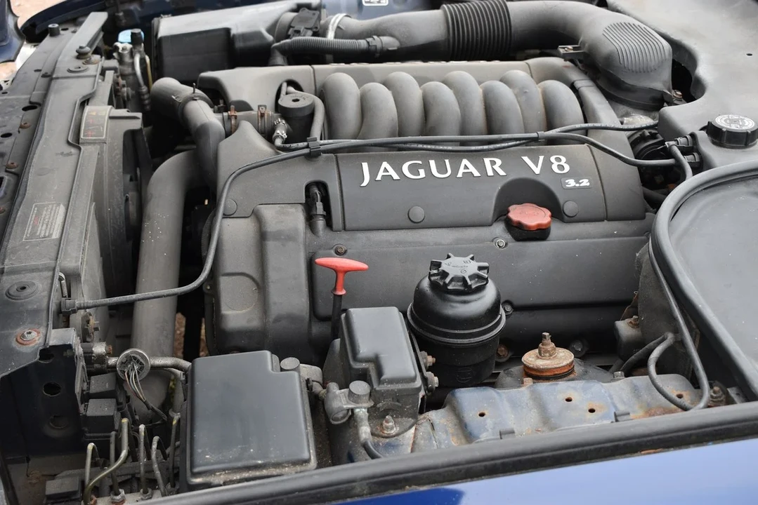 2002 Jaguar X308 XJ - Image 6 of 31