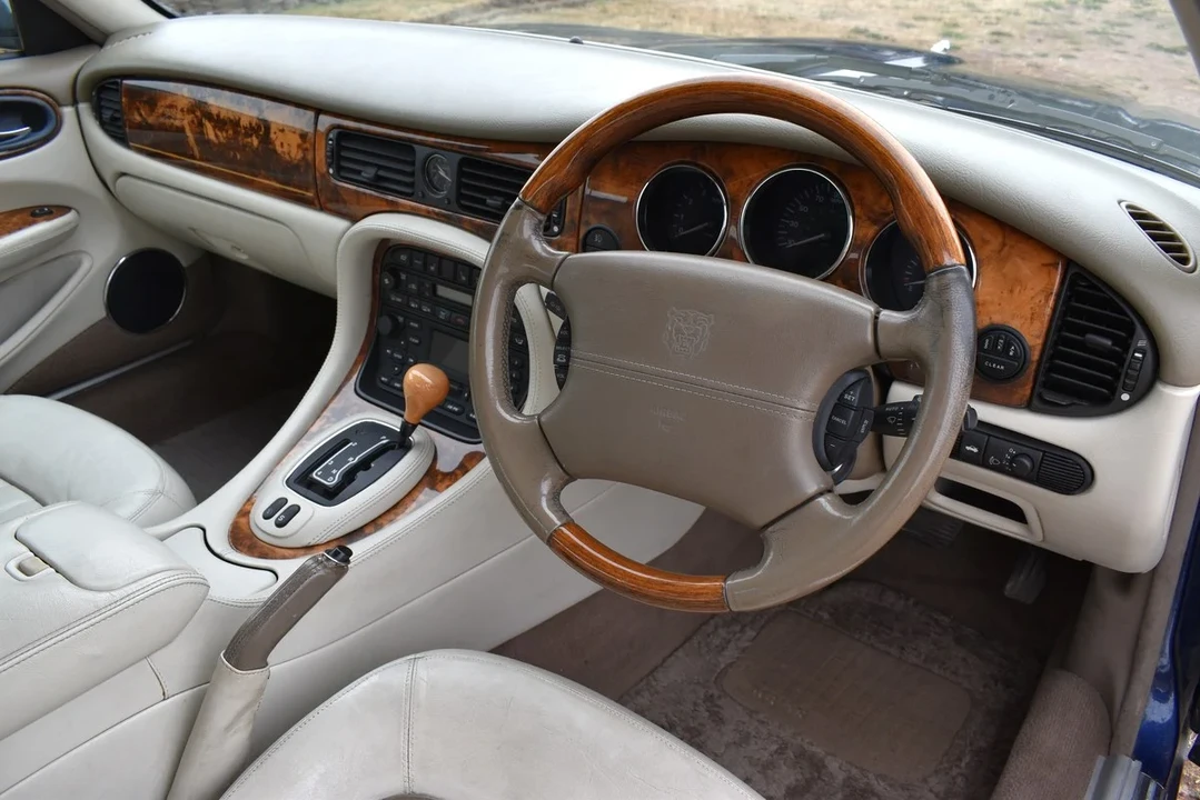2002 Jaguar X308 XJ - Image 4 of 31