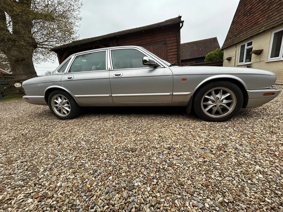2002 Jaguar X308 XJ - Image 9 of 31