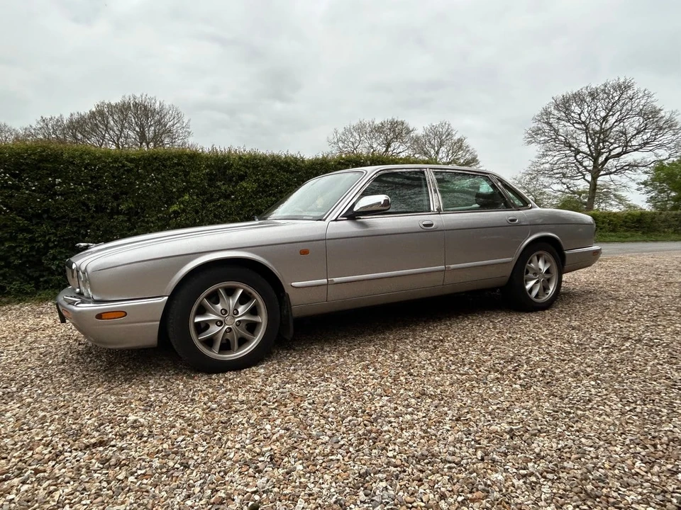 2002 Jaguar X308 XJ - Image 13 of 31