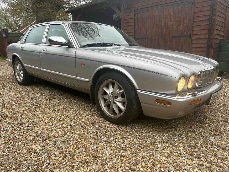 2002 Jaguar X308 XJ - Image 2 of 31