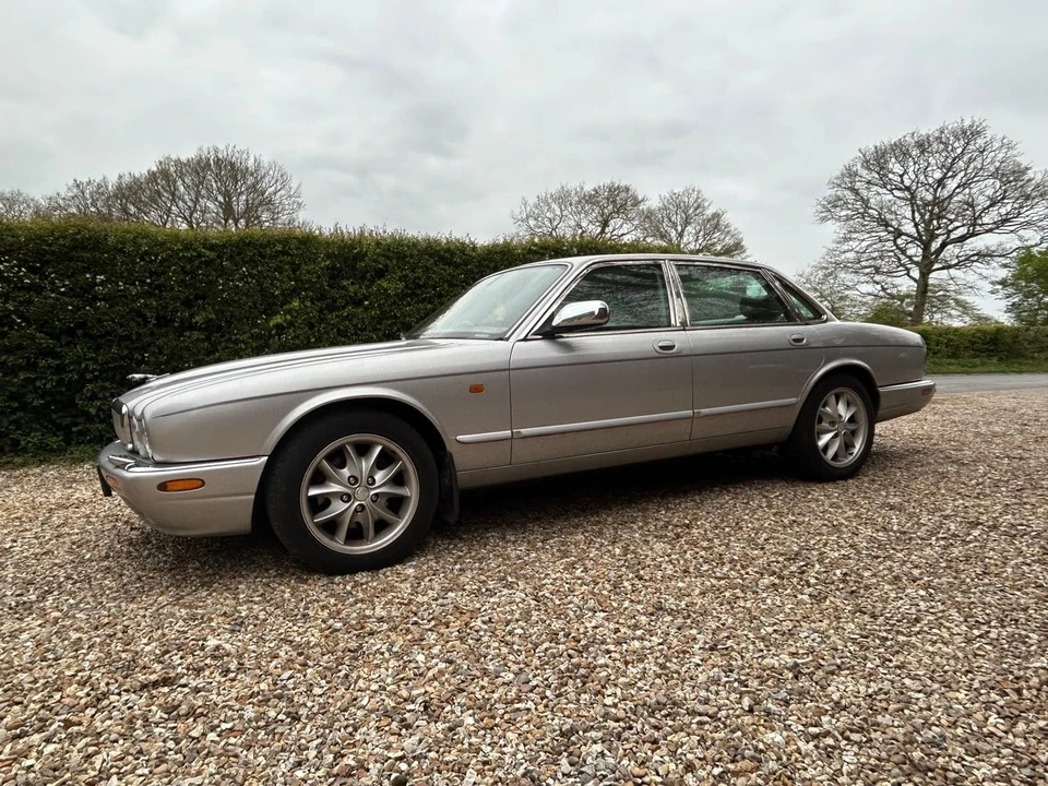 2002 Jaguar X308 XJ - Image 12 of 31