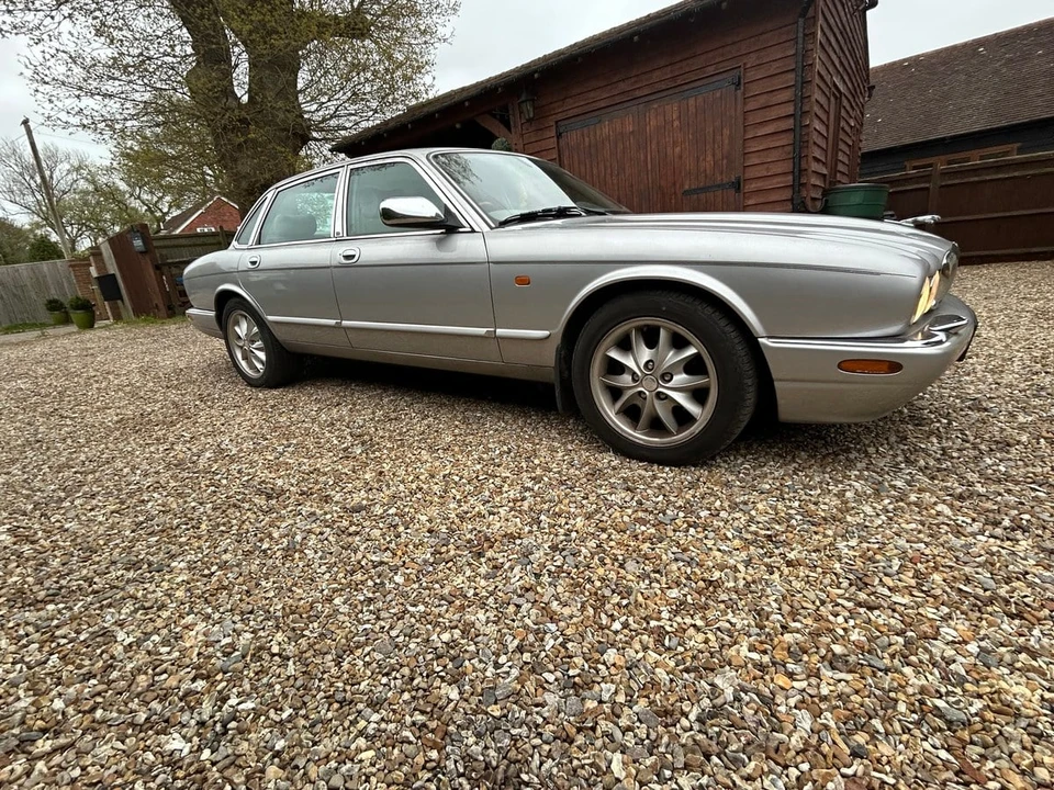 2002 Jaguar X308 XJ - Image 8 of 31