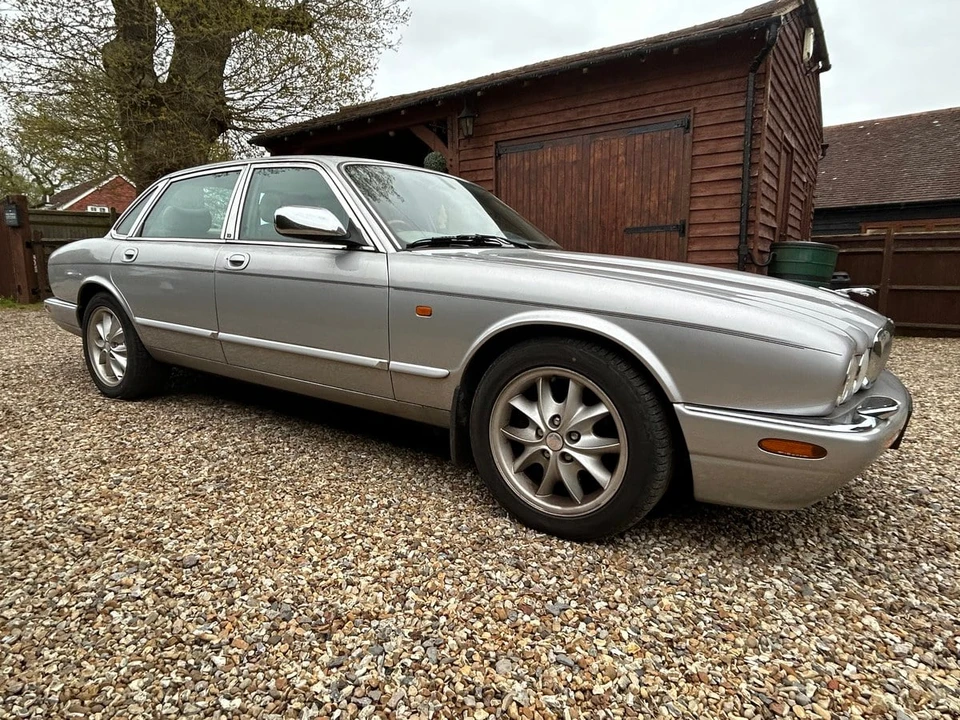 2002 Jaguar X308 XJ - Image 15 of 31