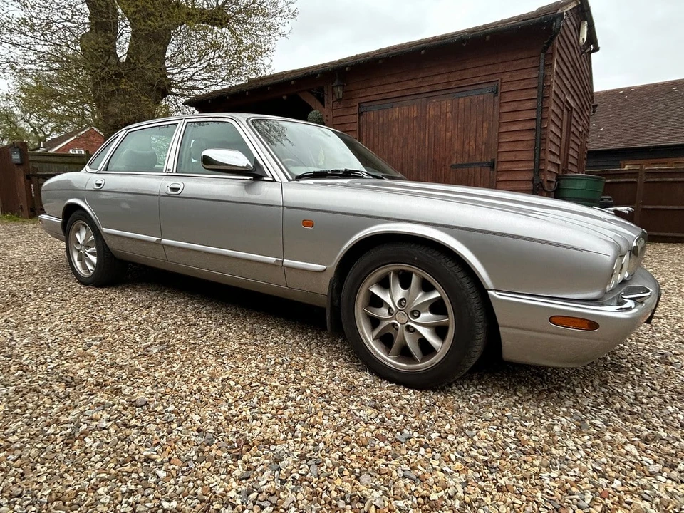 2002 Jaguar X308 XJ - Image 16 of 31