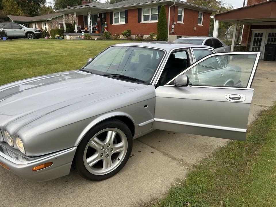 2002 Jaguar X308 XJ - Image 5 of 13