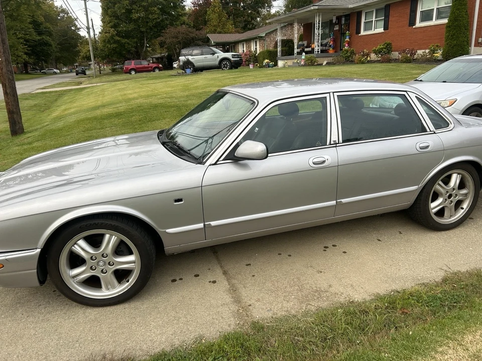 2002 Jaguar X308 XJ - Image 2 of 13