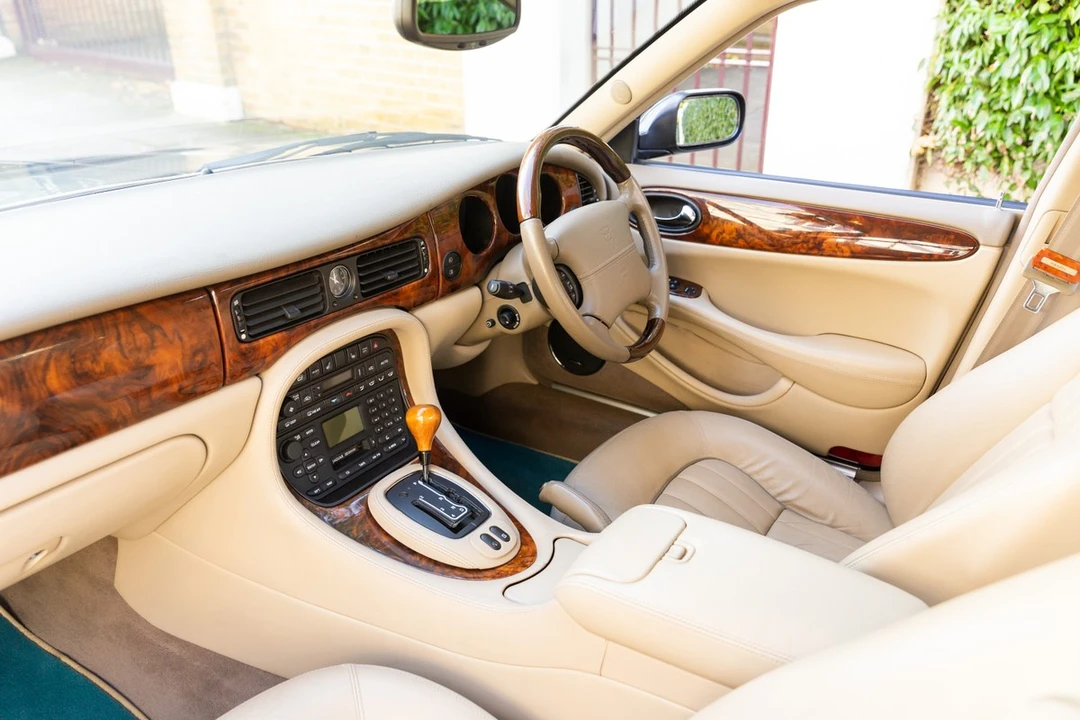 2002 Jaguar X308 XJ - Image 28 of 30