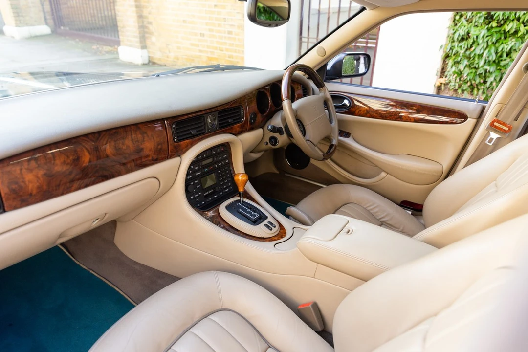 2002 Jaguar X308 XJ - Image 26 of 30