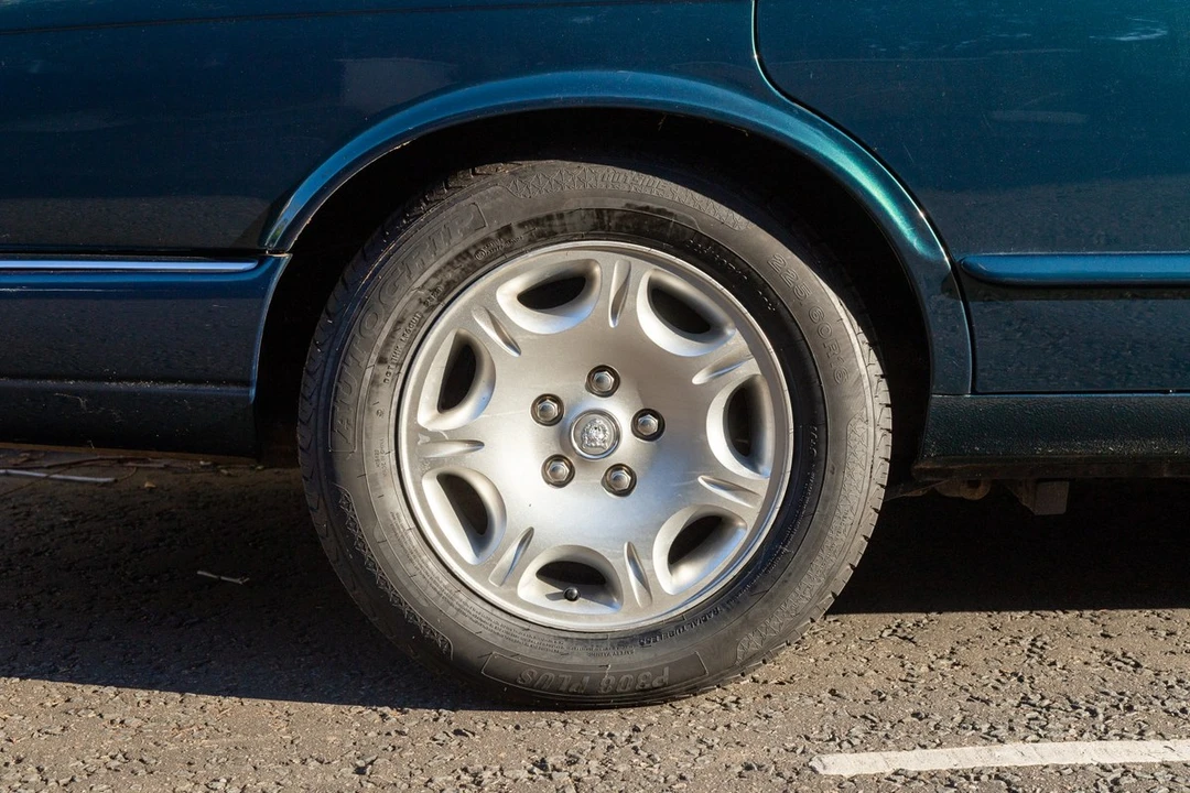 2002 Jaguar X308 XJ - Image 23 of 30
