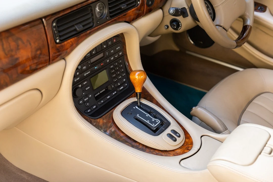 2002 Jaguar X308 XJ - Image 29 of 30