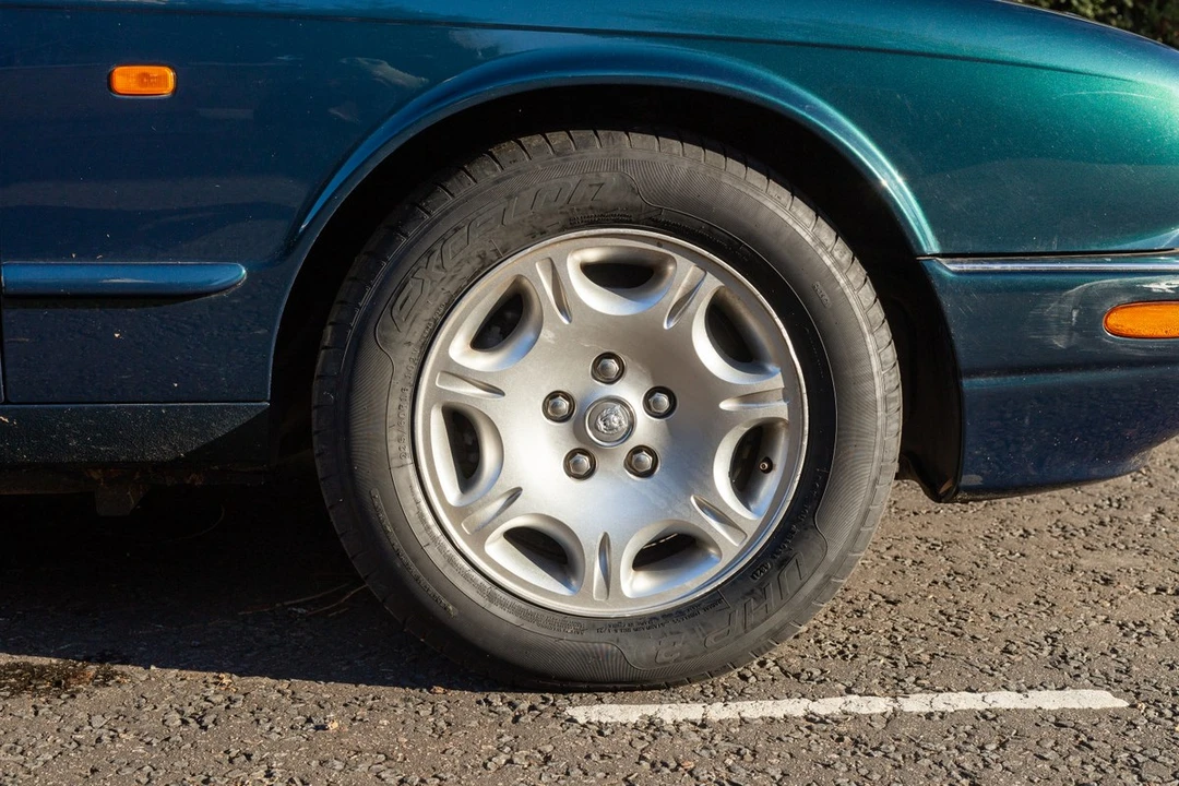 2002 Jaguar X308 XJ - Image 24 of 30
