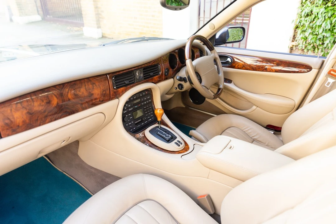 2002 Jaguar X308 XJ - Image 27 of 30