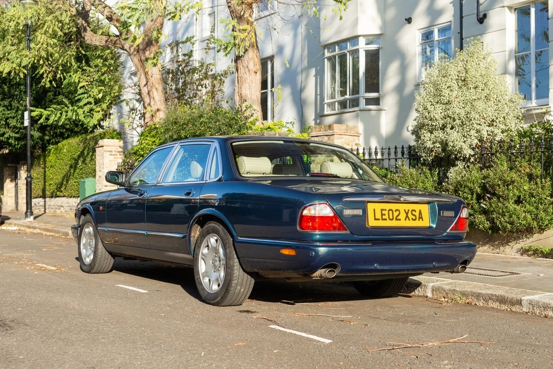 2002 Jaguar X308 XJ - Image 10 of 30