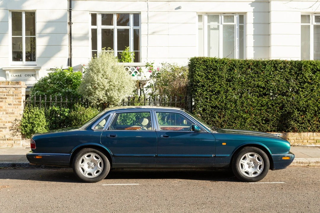 2002 Jaguar X308 XJ - Image 18 of 30