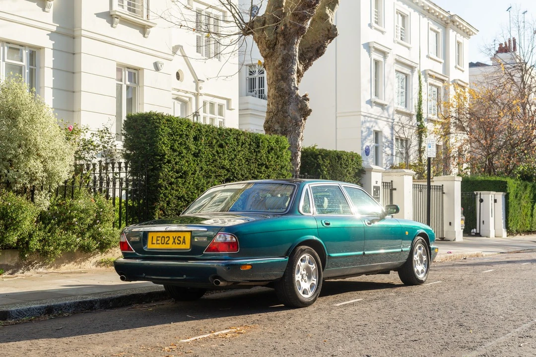 2002 Jaguar X308 XJ - Image 16 of 30