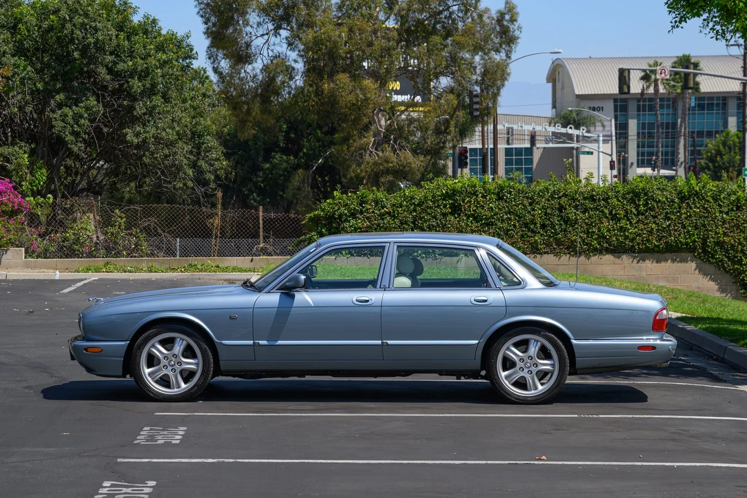 2002 Jaguar X308 XJ - Image 5 of 31