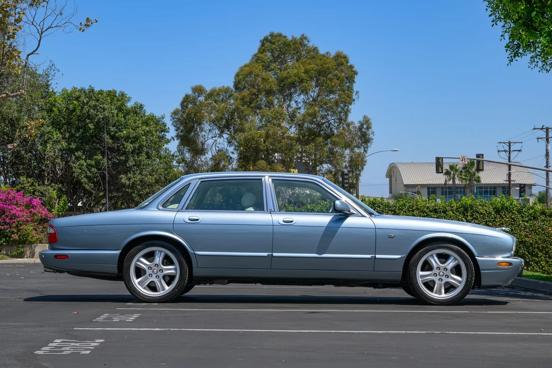2002 Jaguar X308 XJ - Image 15 of 31