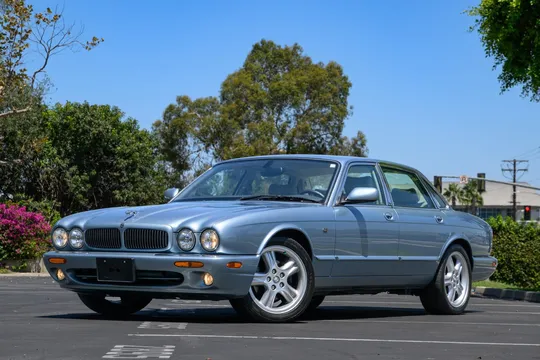 2002 Jaguar XJ8 Sport