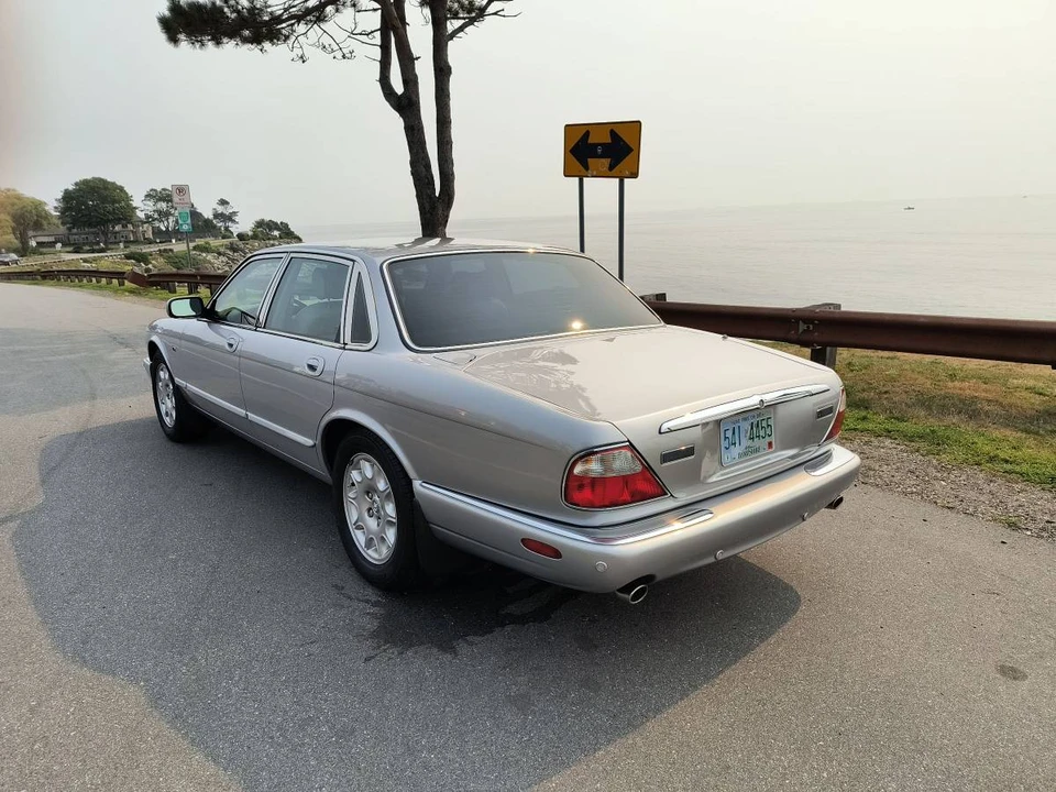 2002 Jaguar X308 XJ - Image 2 of 24