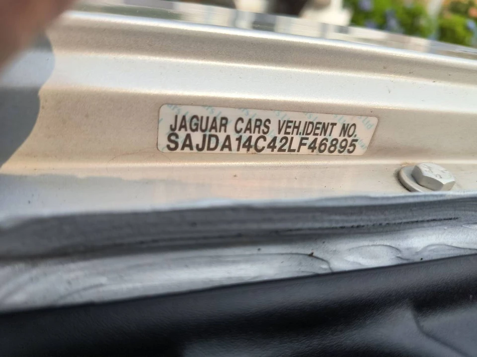 2002 Jaguar X308 XJ - Image 12 of 24