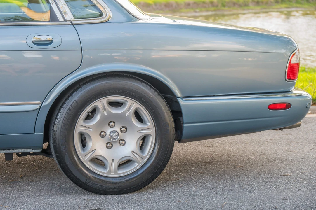 2002 Jaguar X308 XJ - Image 20 of 31