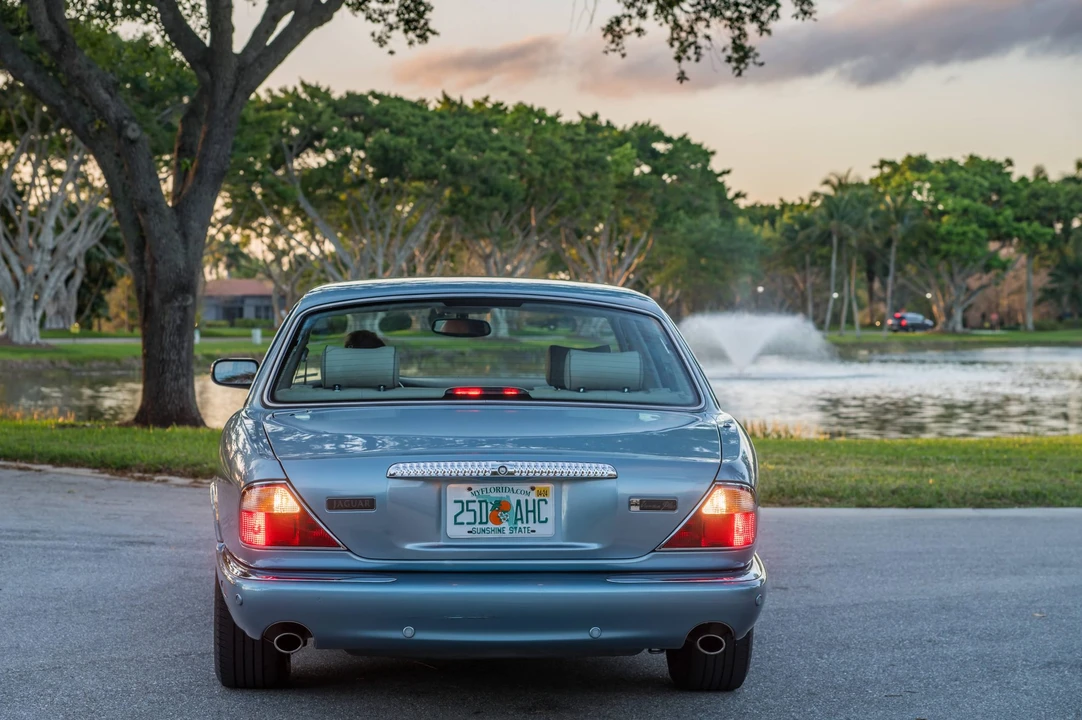 2002 Jaguar X308 XJ - Image 10 of 31