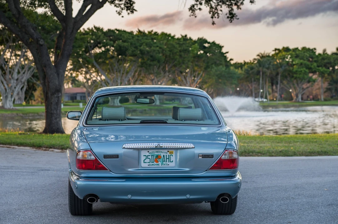 2002 Jaguar X308 XJ - Image 11 of 31