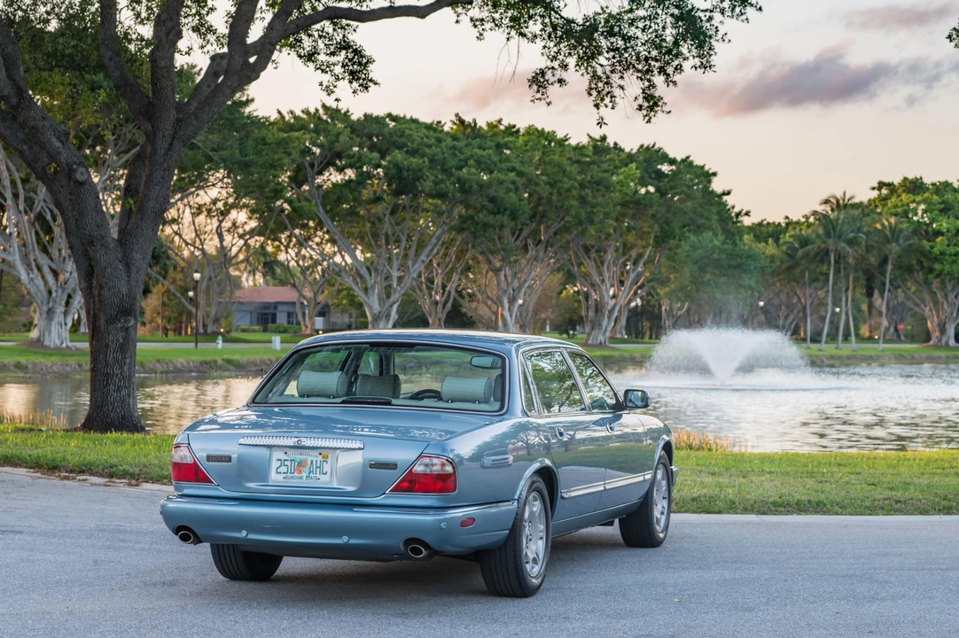 2002 Jaguar X308 XJ - Image 12 of 31
