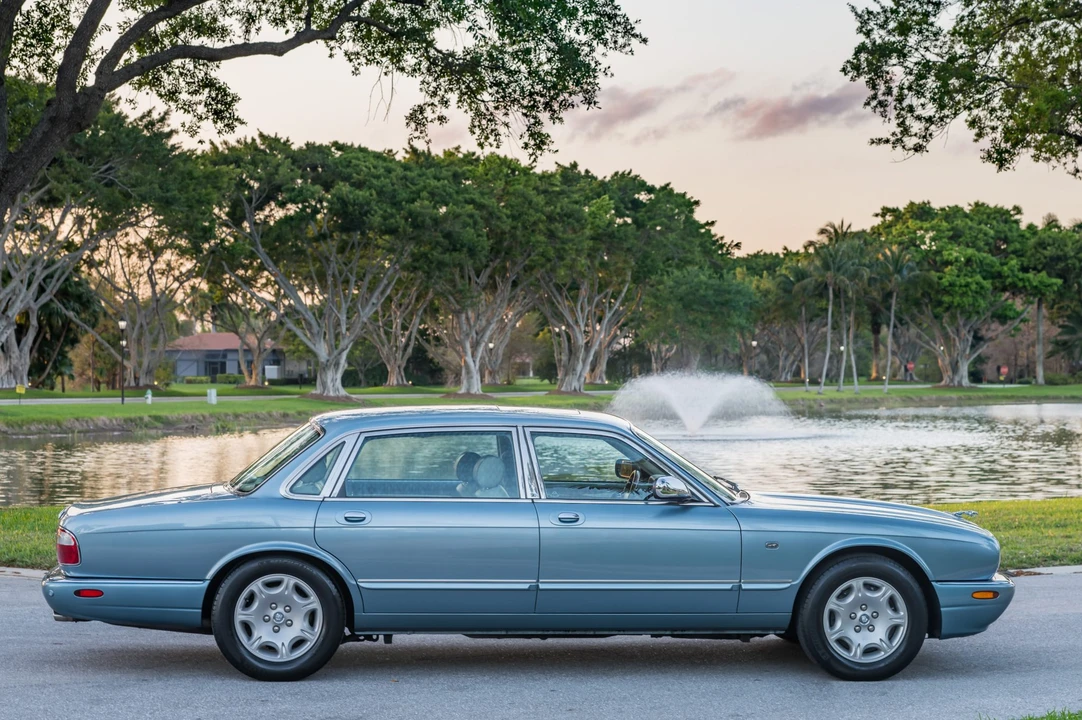 2002 Jaguar X308 XJ - Image 13 of 31