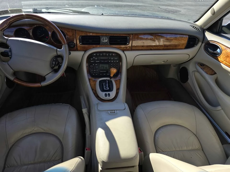2002 Jaguar X308 XJ - Image 6 of 10