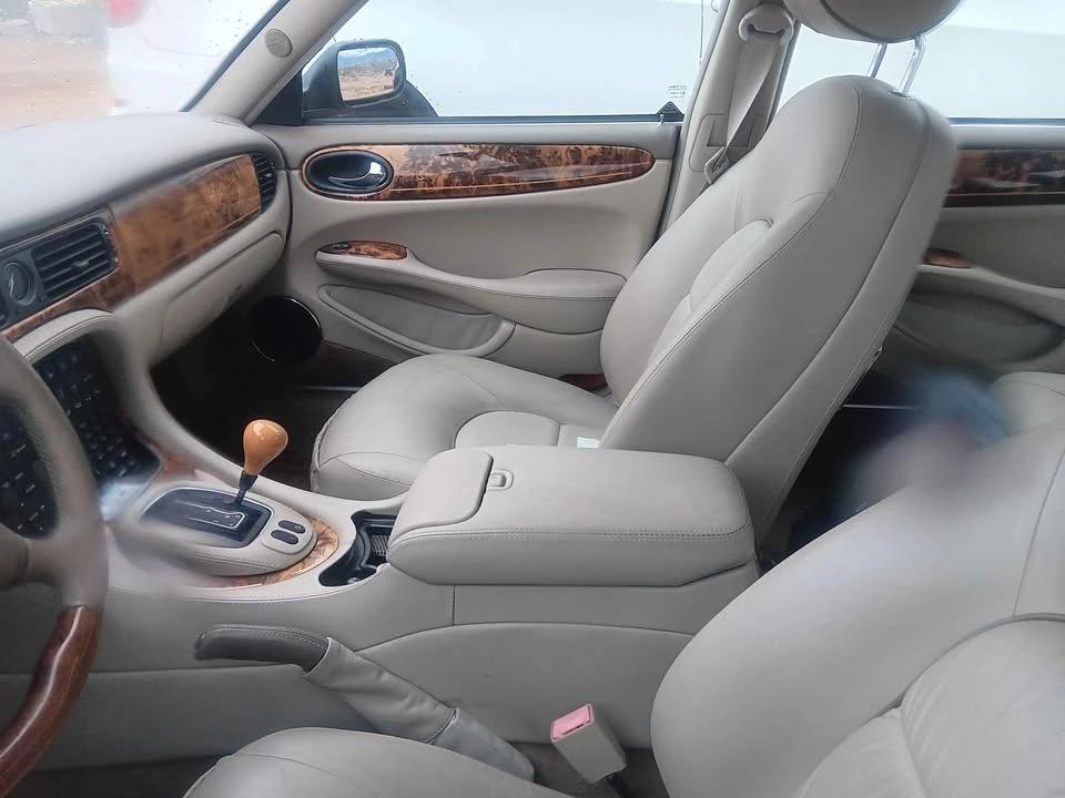 2002 Jaguar X308 XJ - Image 4 of 4