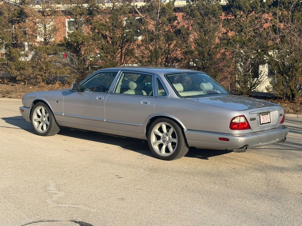 2002 Jaguar X308 XJR - Image 3 of 12