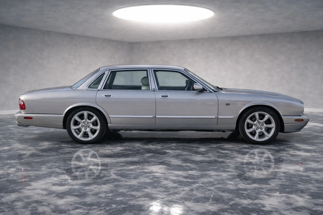 2002 Jaguar X308 XJR - Image 6 of 21