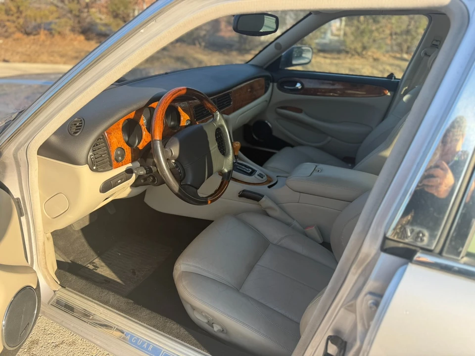 2002 Jaguar X308 XJR - Image 8 of 21