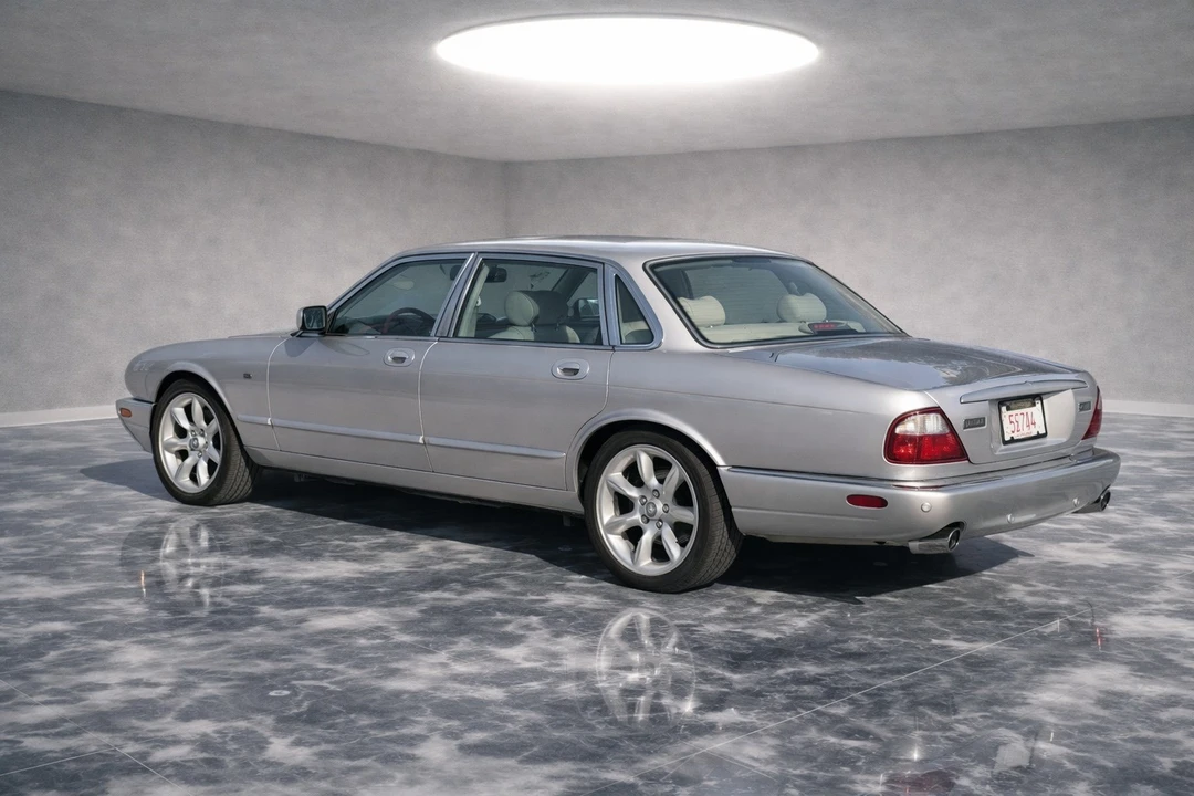 2002 Jaguar X308 XJR - Image 3 of 12