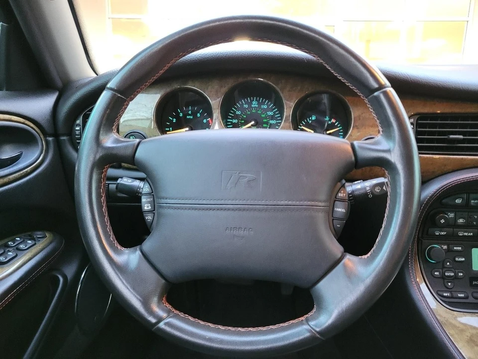 2002 Jaguar X308 XJR - Image 26 of 31