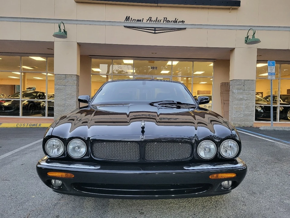 2002 Jaguar X308 XJR - Image 14 of 21