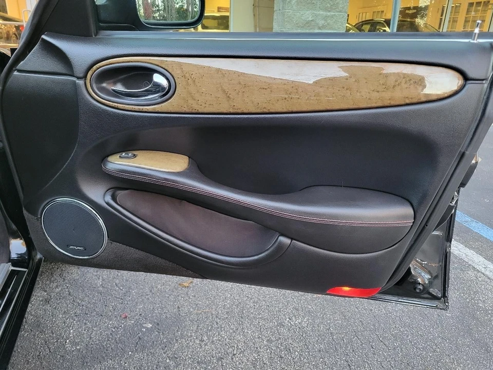 2002 Jaguar X308 XJR - Image 19 of 21