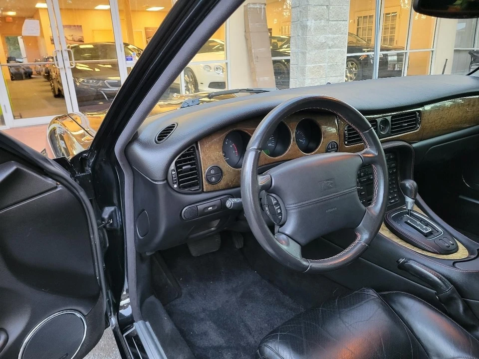 2002 Jaguar X308 XJR - Image 17 of 21