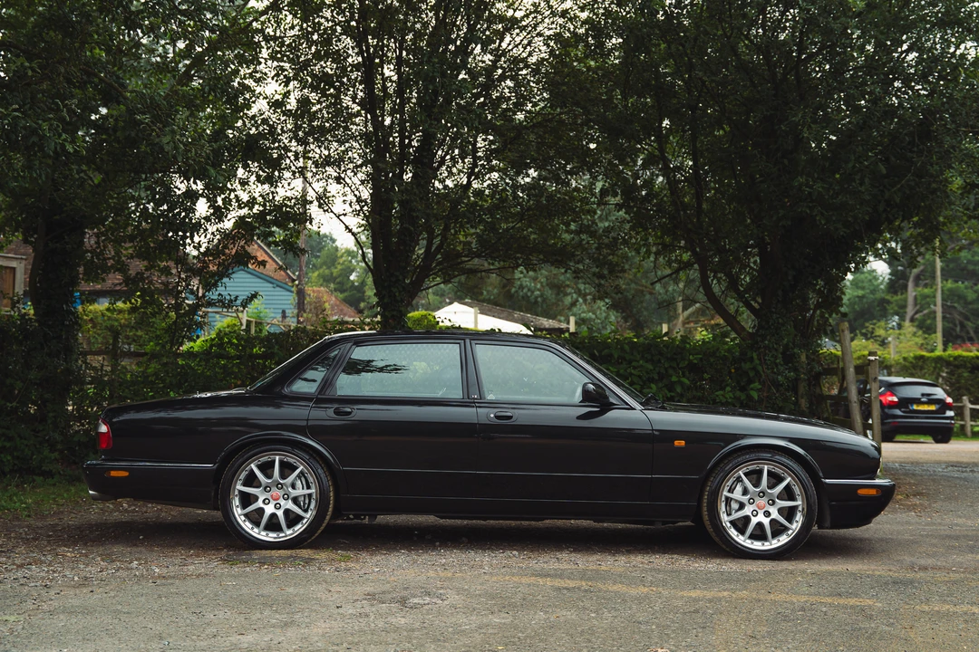 2002 Jaguar X308 XJR - Image 7 of 31