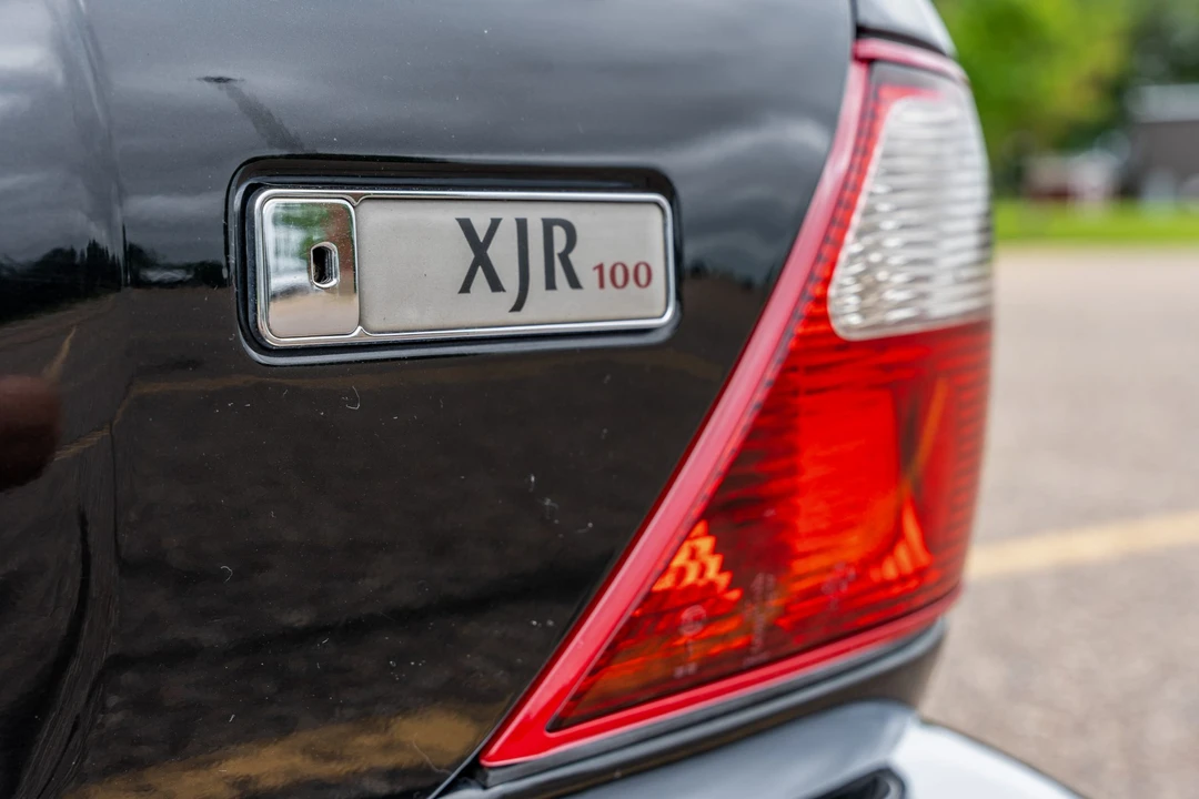 2002 Jaguar X308 XJR - Image 23 of 31