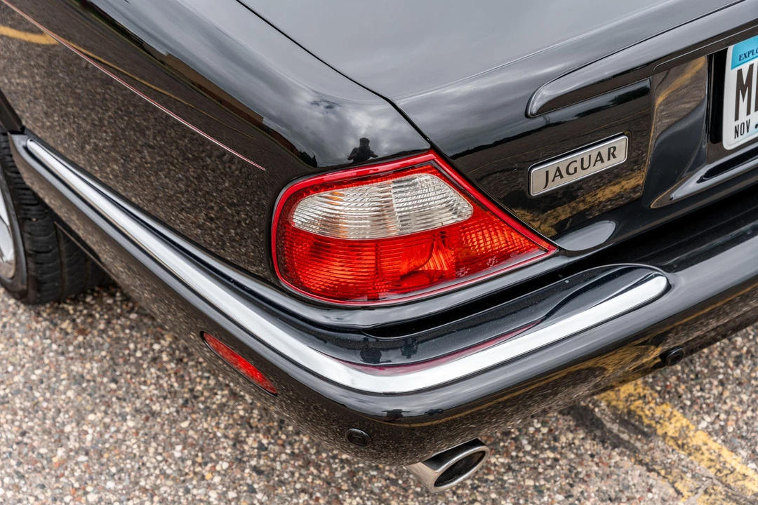 2002 Jaguar X308 XJR - Image 24 of 31