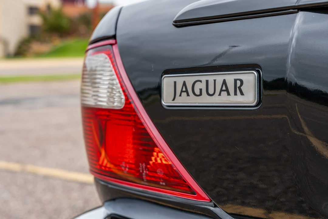 2002 Jaguar X308 XJR - Image 22 of 31