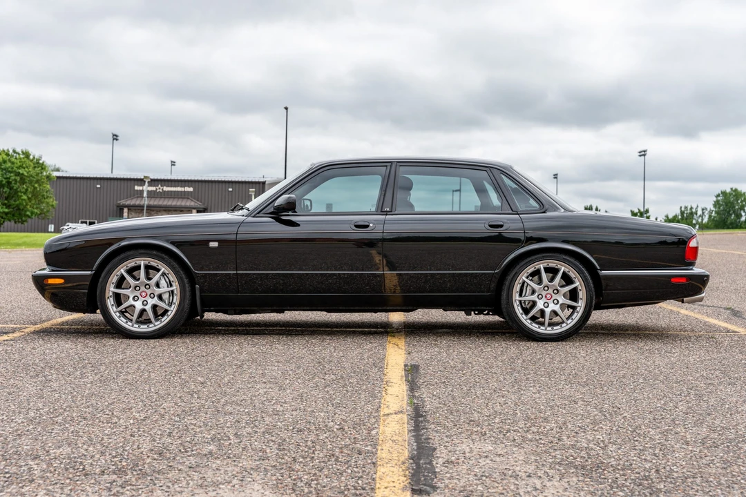 2002 Jaguar X308 XJR - Image 8 of 31