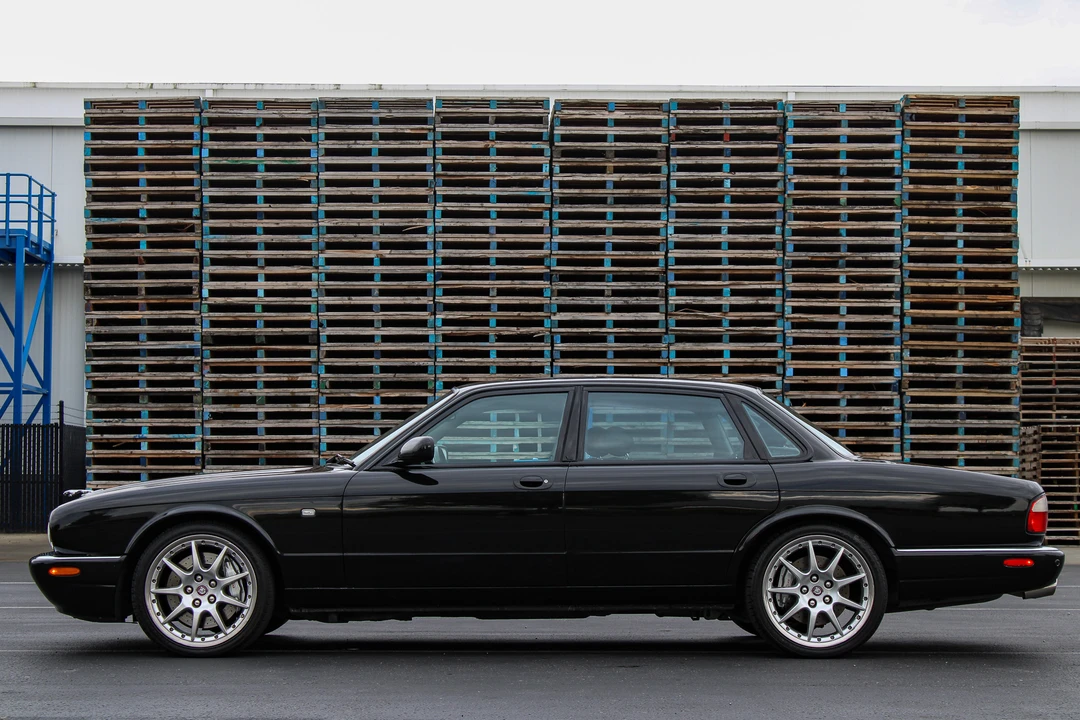 2002 Jaguar X308 XJR - Image 18 of 31