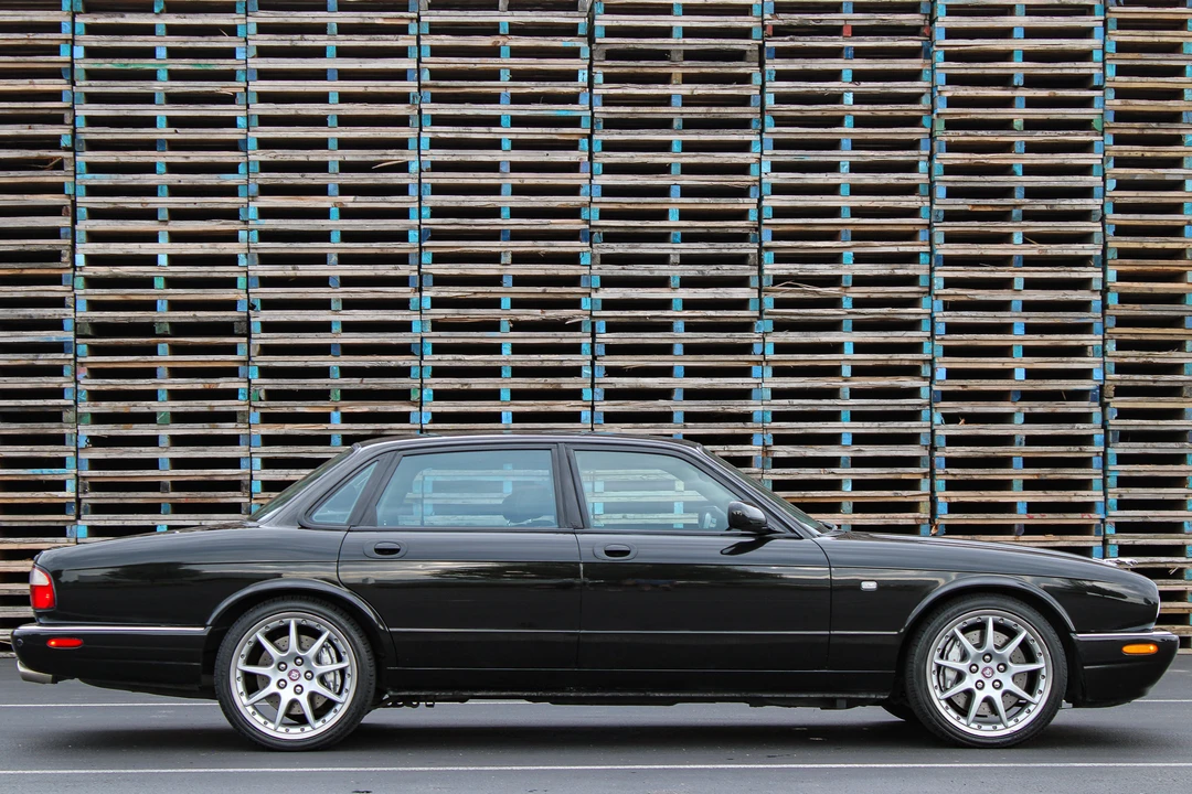2002 Jaguar X308 XJR - Image 9 of 31