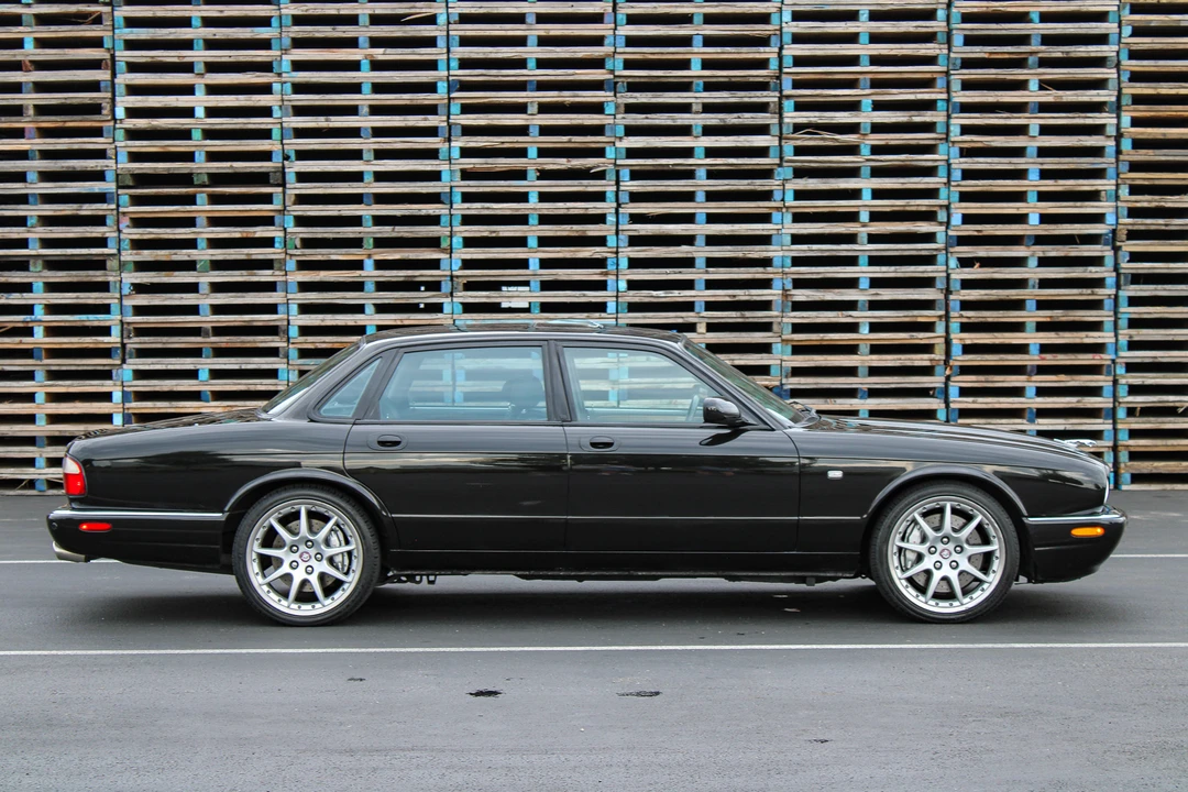 2002 Jaguar X308 XJR - Image 11 of 31