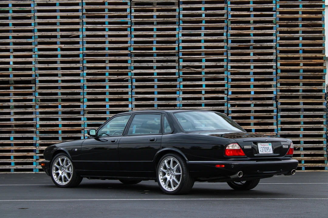 2002 Jaguar X308 XJR - Image 16 of 31